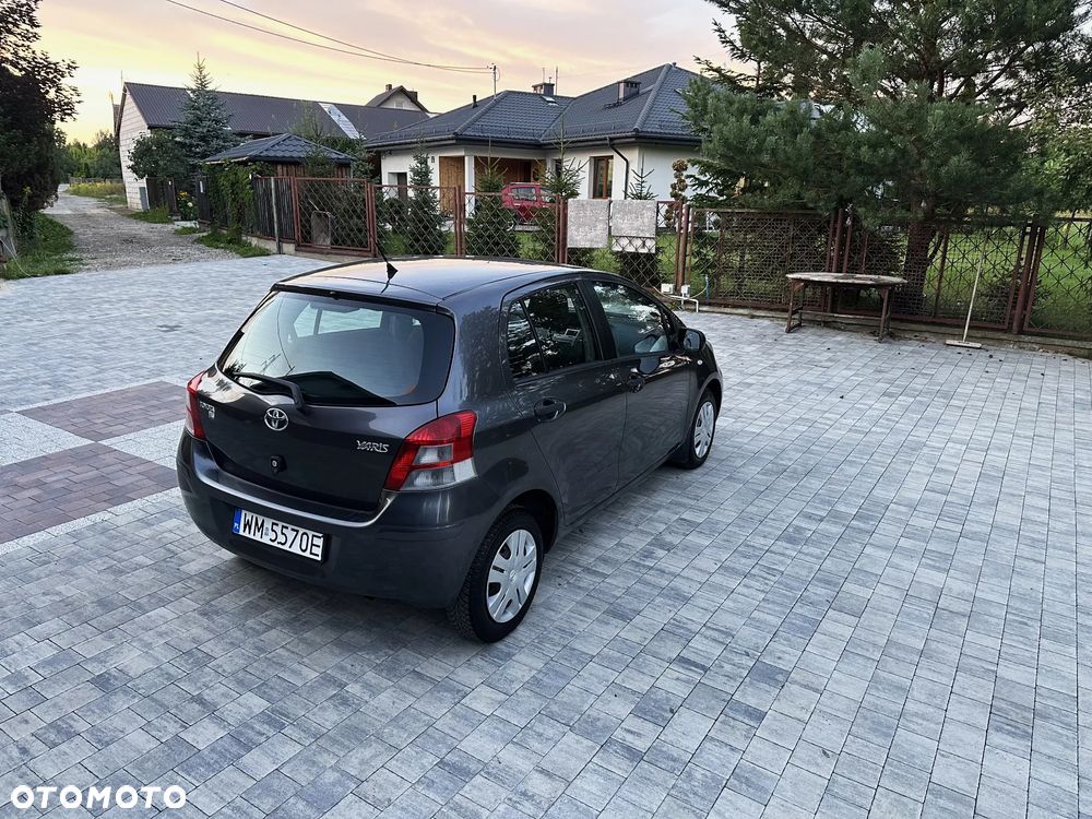 Toyota Yaris 1.0 Terra A/C - 4