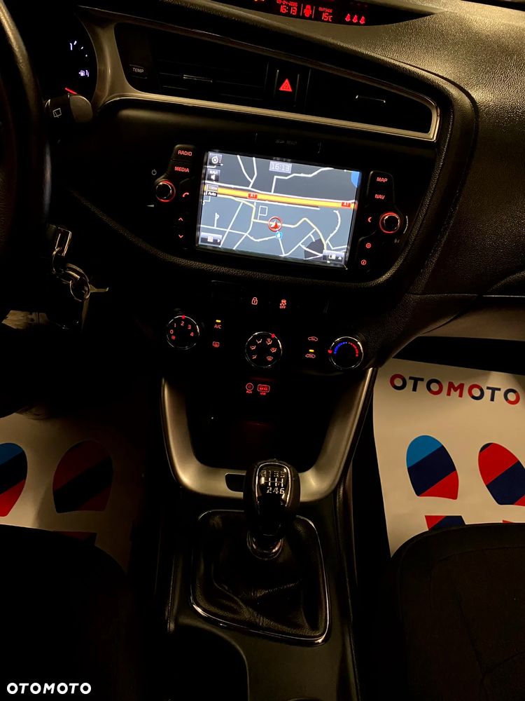 Kia Ceed 1.6 GDI ISG Platinum Edition - 16