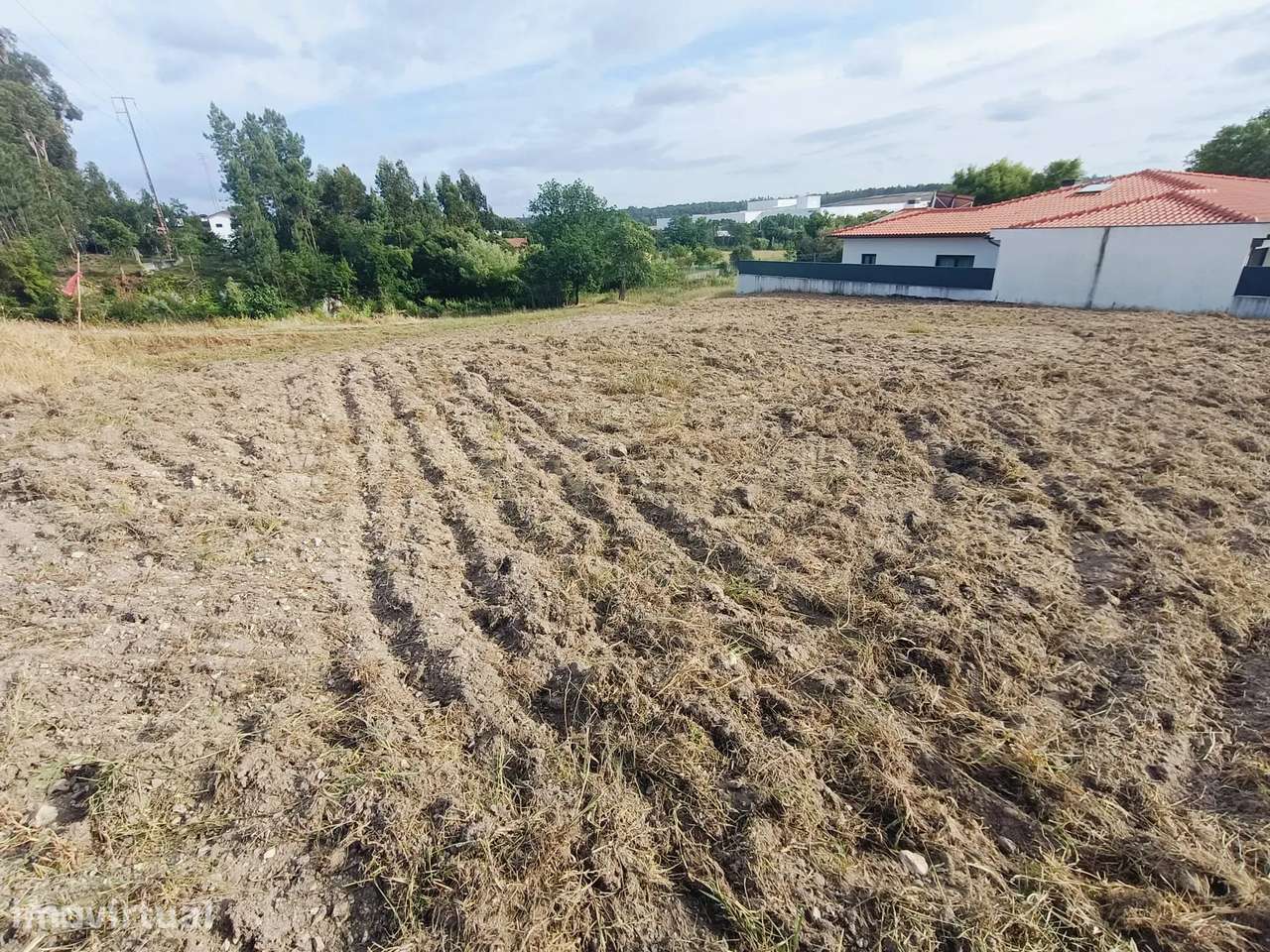 Terreno Urbano em Oliveira do Bairro - 1048m² com Vista para Montanha - Grande imagem: 2/11