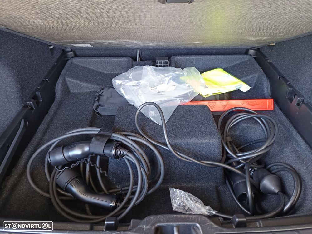 Volvo XC 40 1.5 T4 PHEV Core - 24