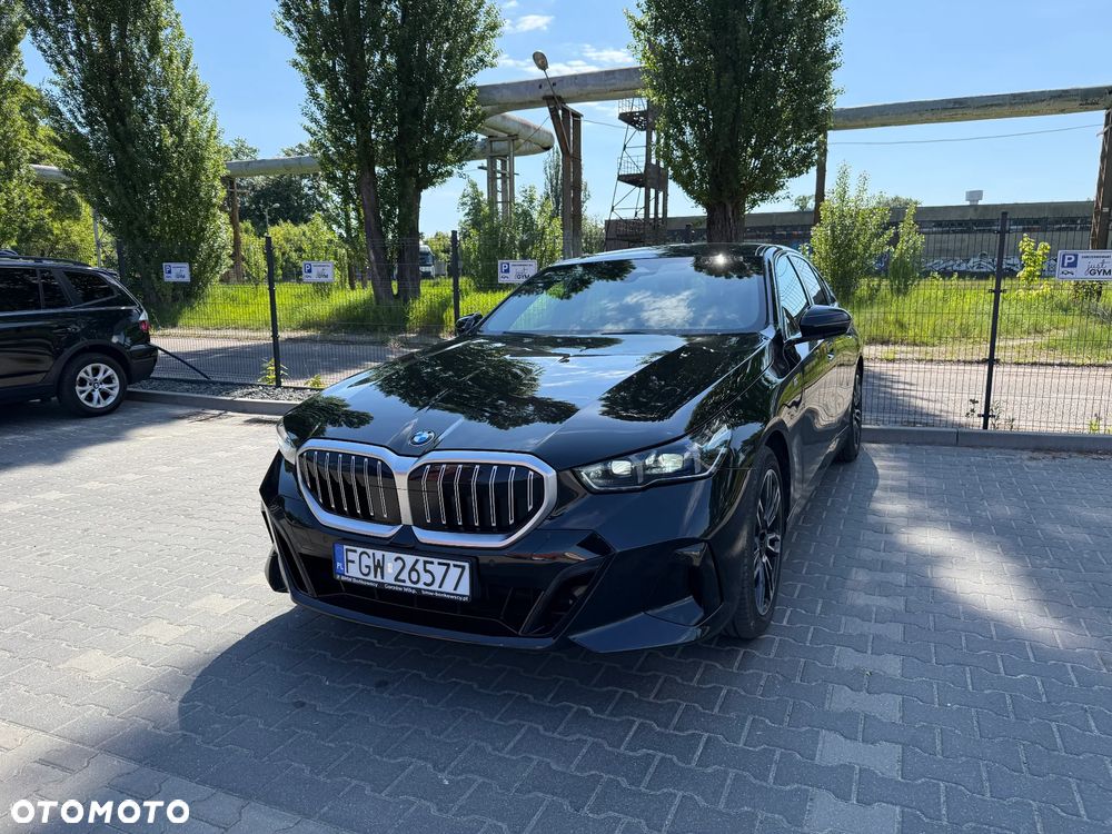 BMW Seria 5 520d xDrive mHEV M Sport - 1