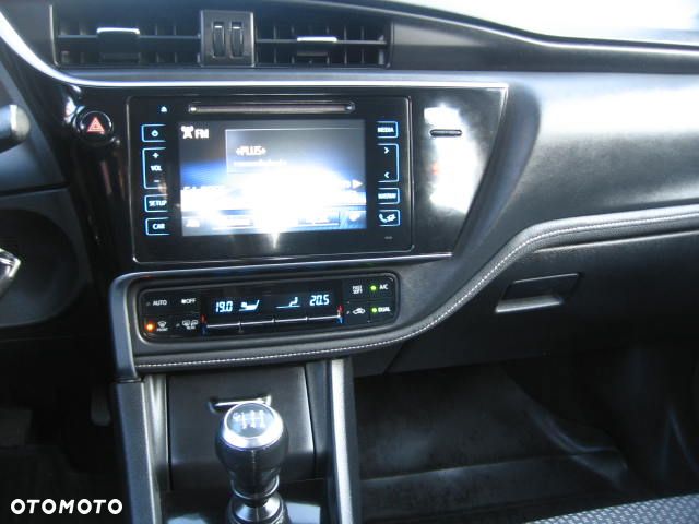 Toyota Corolla 1.6 Premium - 17