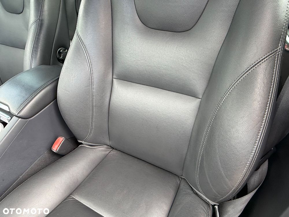 Volvo V60 D4 Momentum - 18