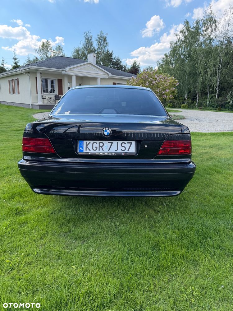 BMW Seria 7 - 12
