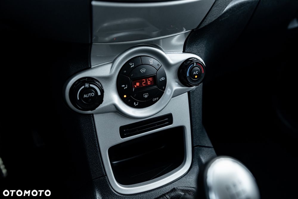 Ford Fiesta - 32