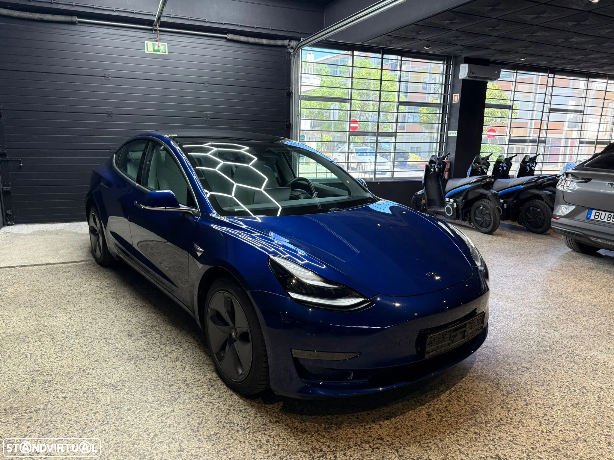 Tesla Model 3 Long-Range Dual Motor AWD - 2