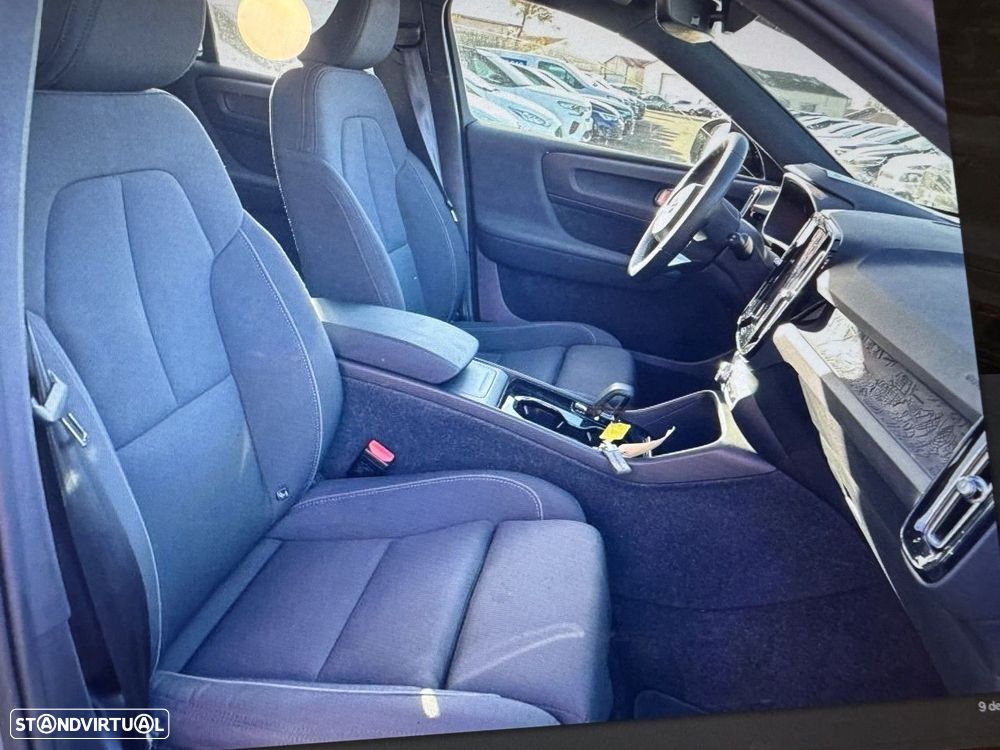 Volvo XC 40 Recharge Core - 12