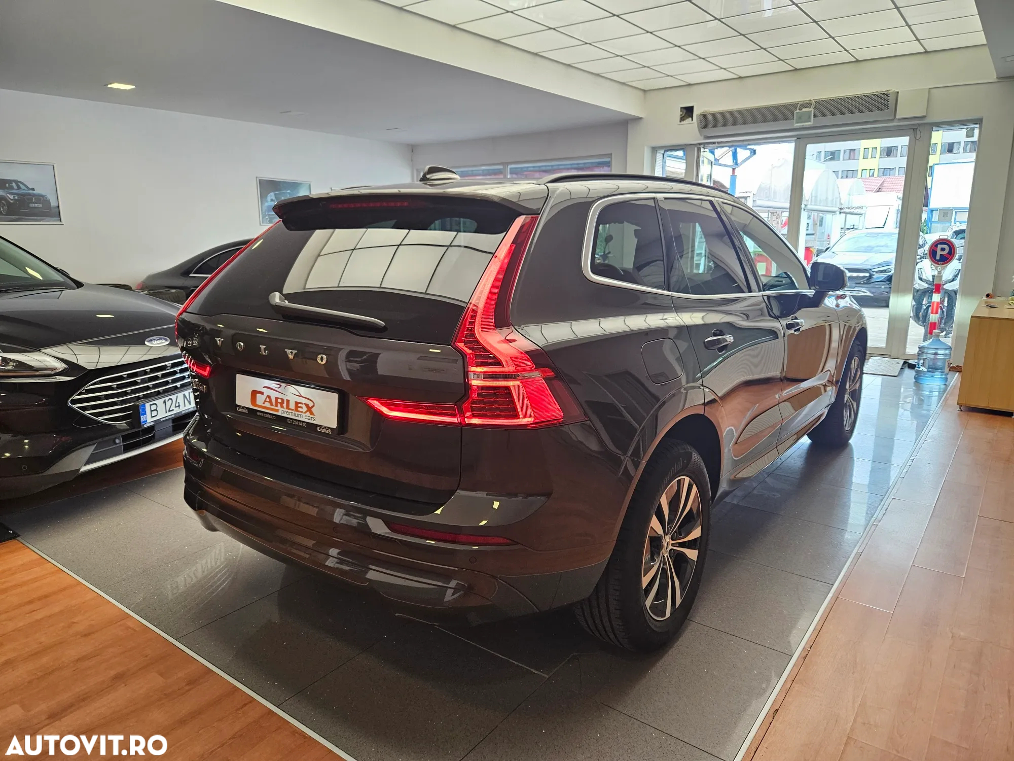 Volvo XC 60 B4 D Geartronic Momentum Pro - 5