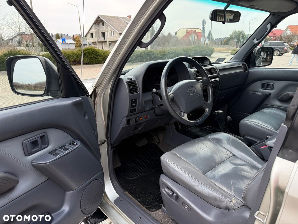 Toyota Land Cruiser - 11