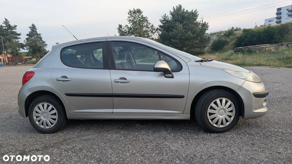 Peugeot 207 1.4 16V Trendy - 5