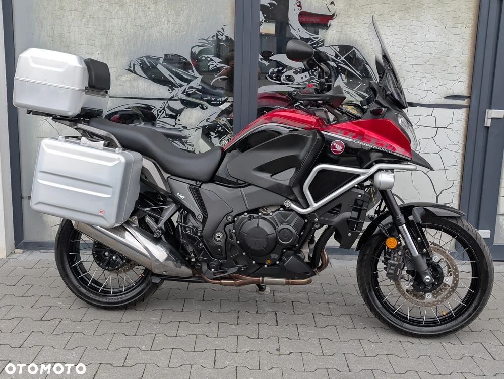 Honda VFR - 12