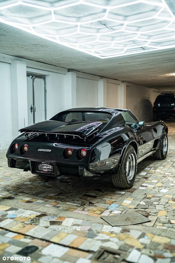 Chevrolet Corvette - 22