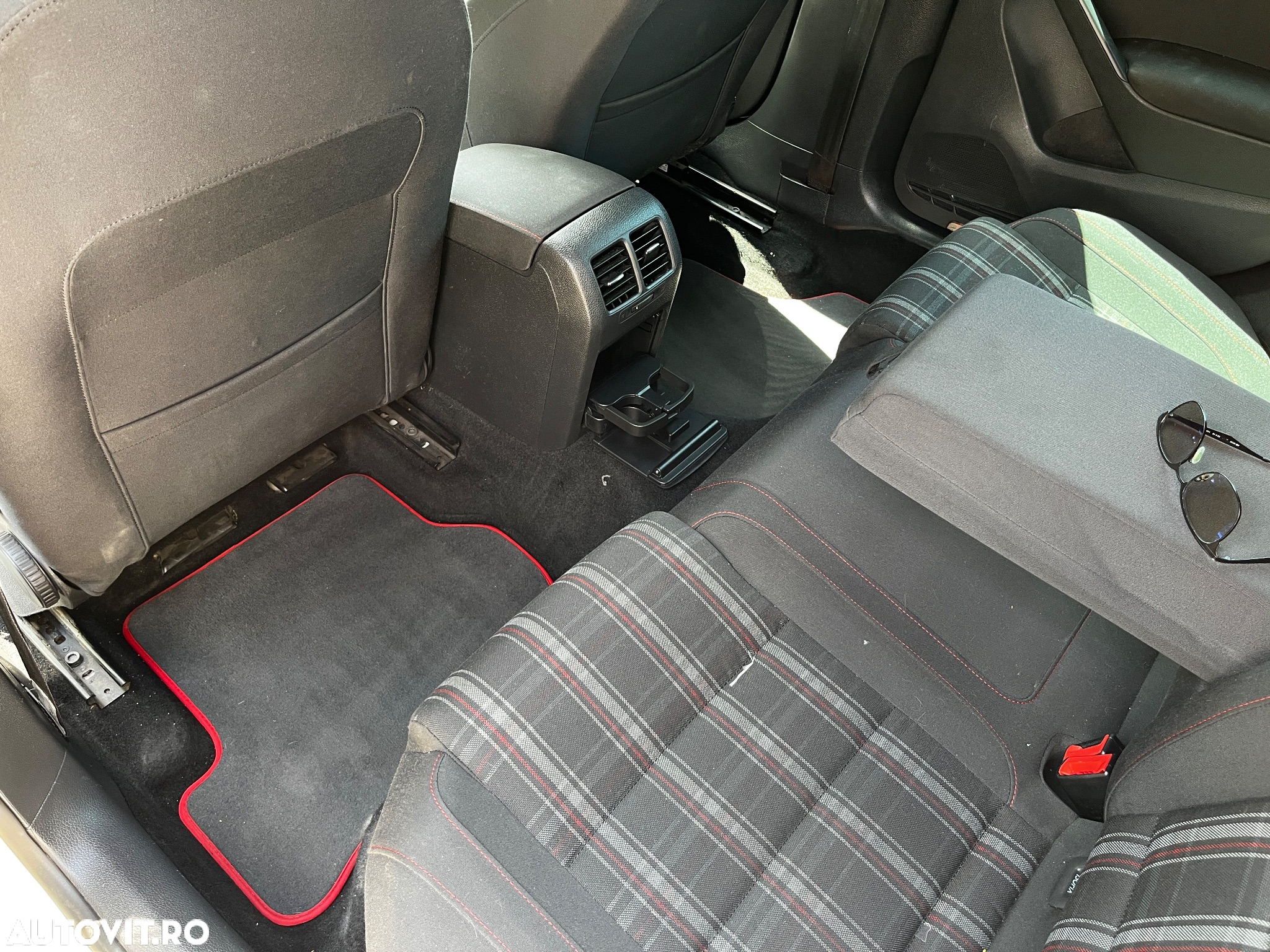 Volkswagen Golf 2.0 GTI DSG - 18