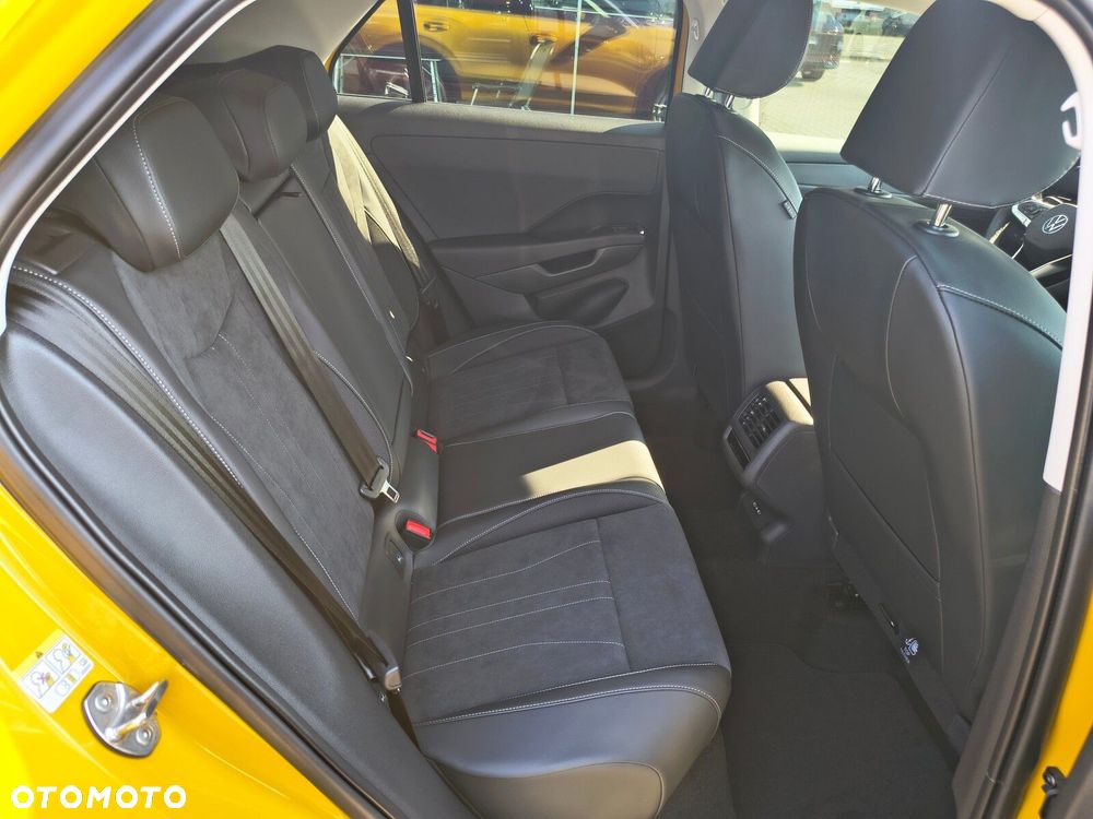 Volkswagen T-Roc - 12
