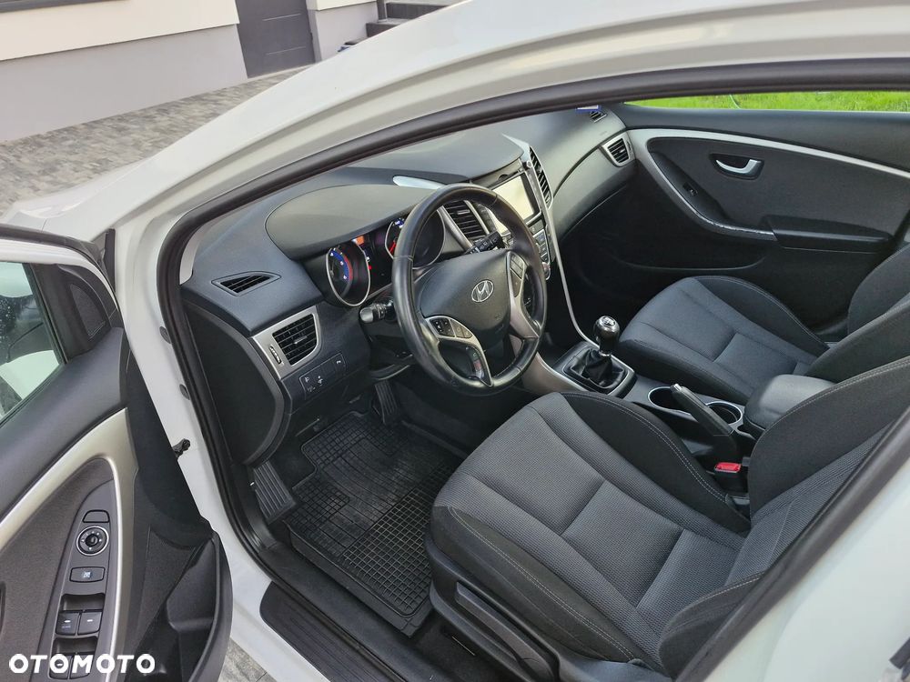 Hyundai i30 blue 1.6 CRDi YES Silver - 14