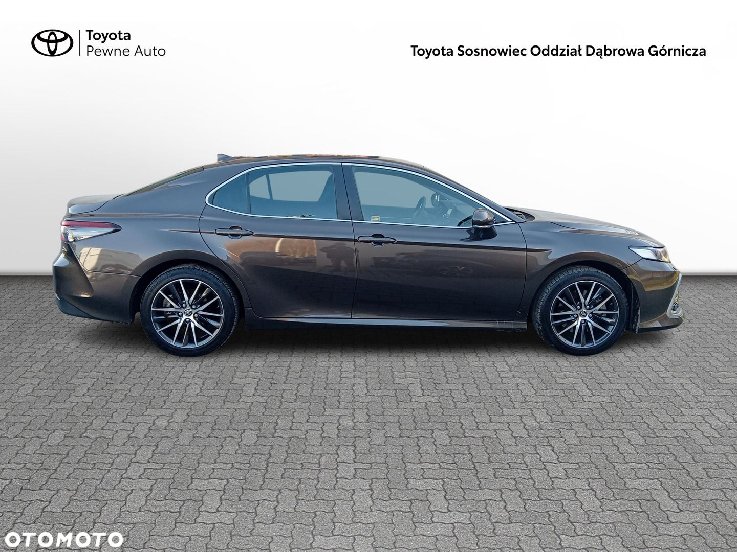 Toyota Camry - 8