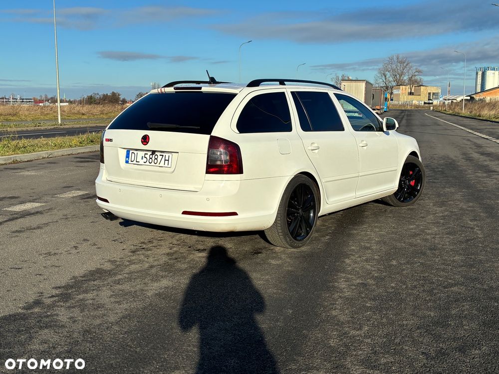 Skoda Octavia 2.0 TDI RS DSG - 8