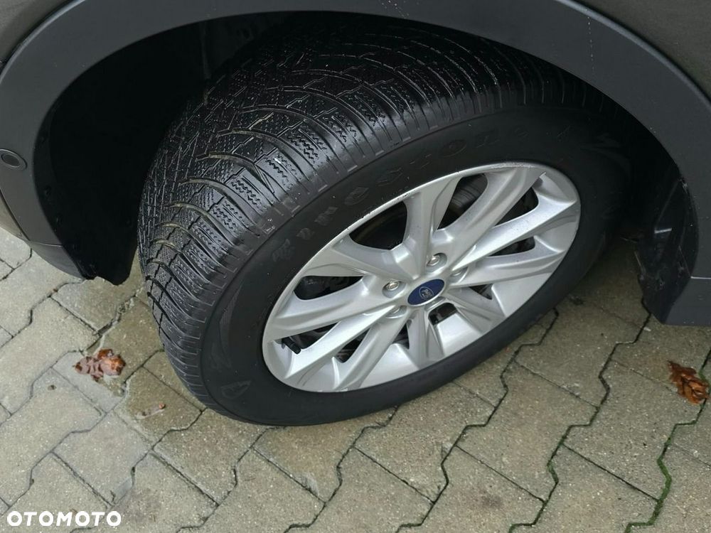 Ford Kuga - 37