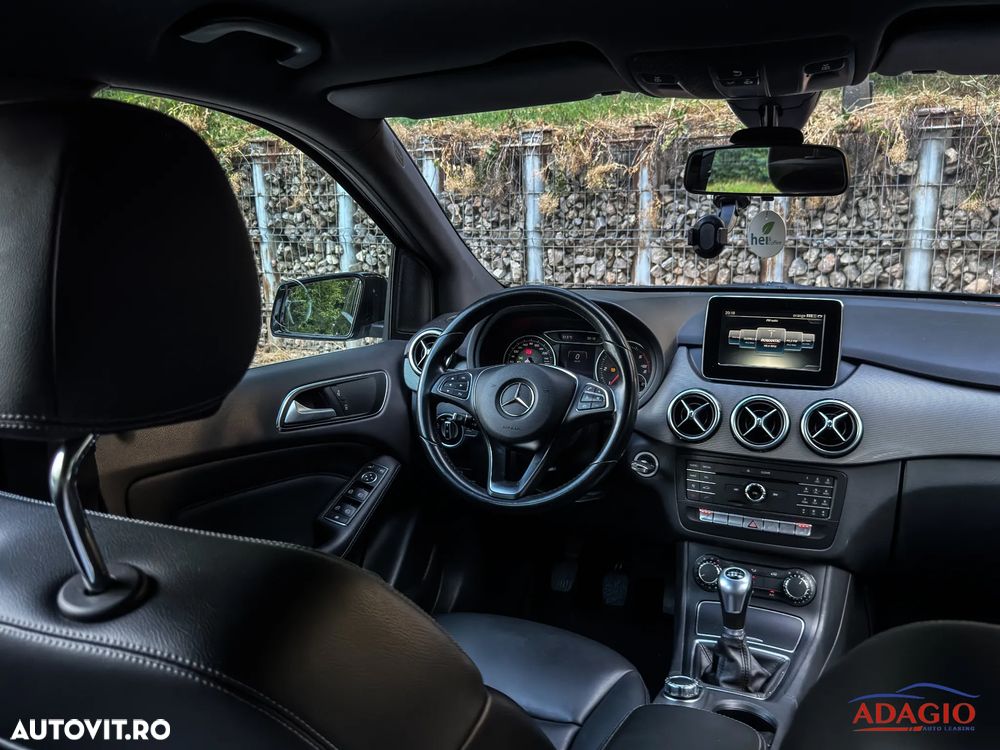 Mercedes-Benz B 180 - 30