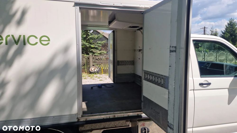 Volkswagen Transporter - 9