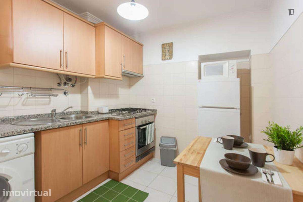 Apartamento com 1 quartos - localizado em São Bento Lisbon - Grande imagem: 2/5