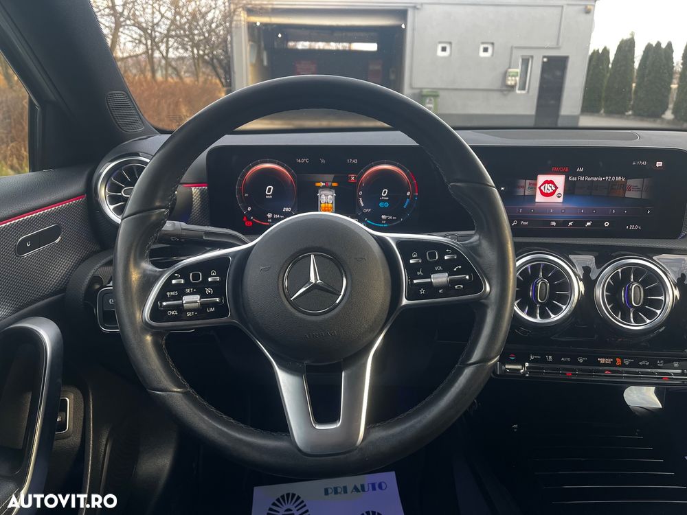 Mercedes-Benz A 250 e Sedan Aut. - 17