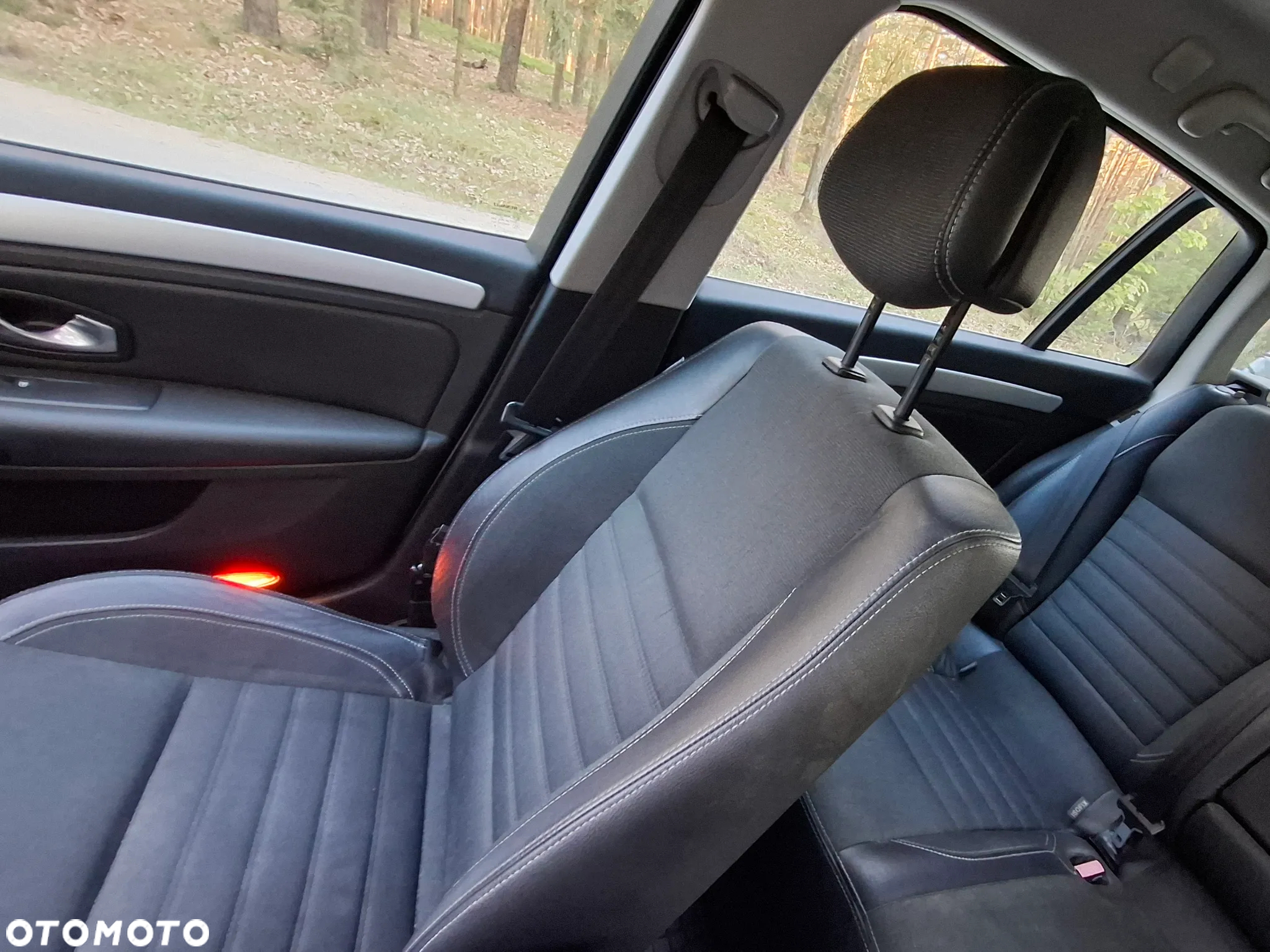 Renault Laguna Grandtour 2.0 dCi FAP Dynamique - 8
