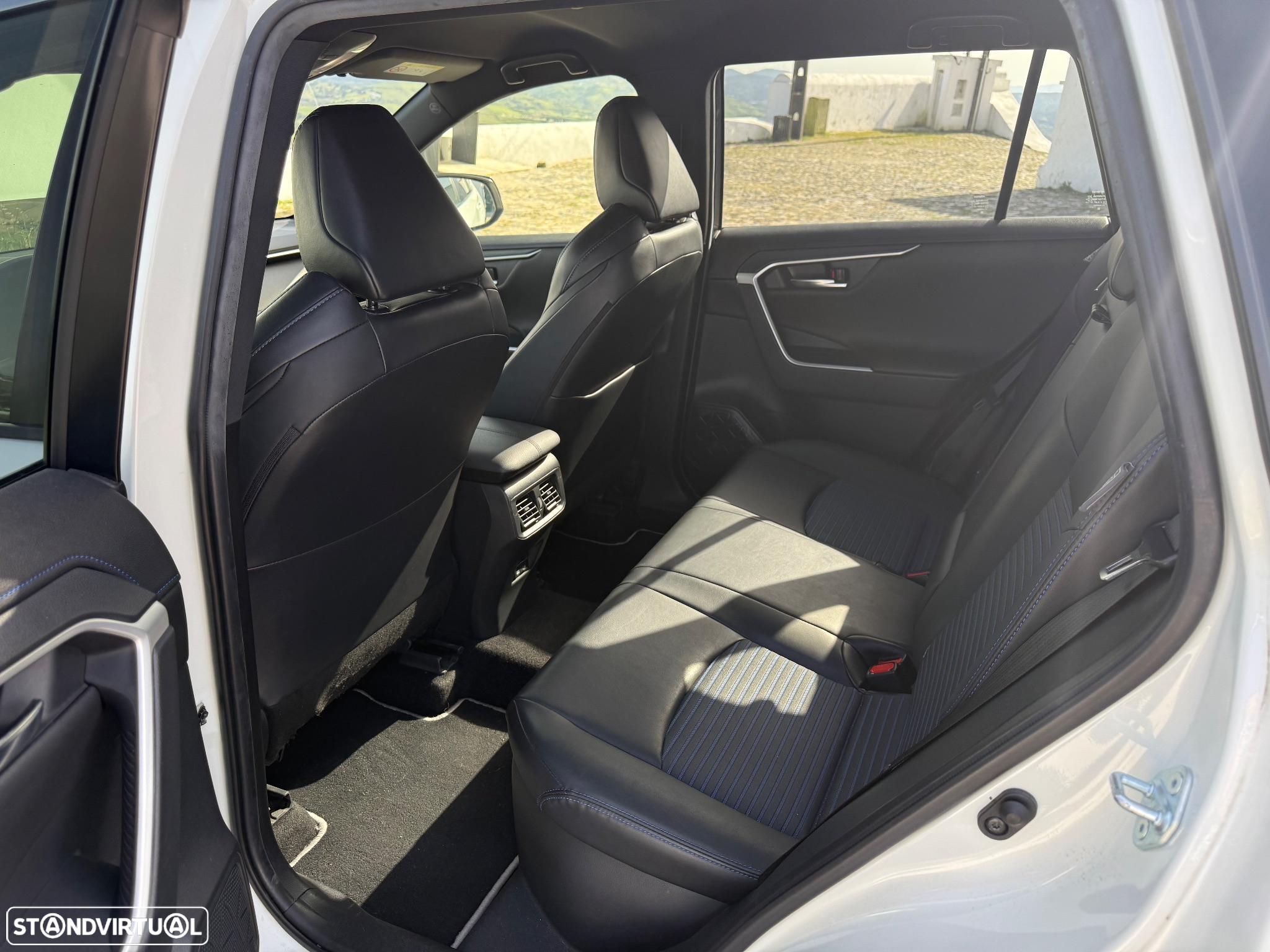 Toyota RAV4 2.5 HDF Square Collection - 23