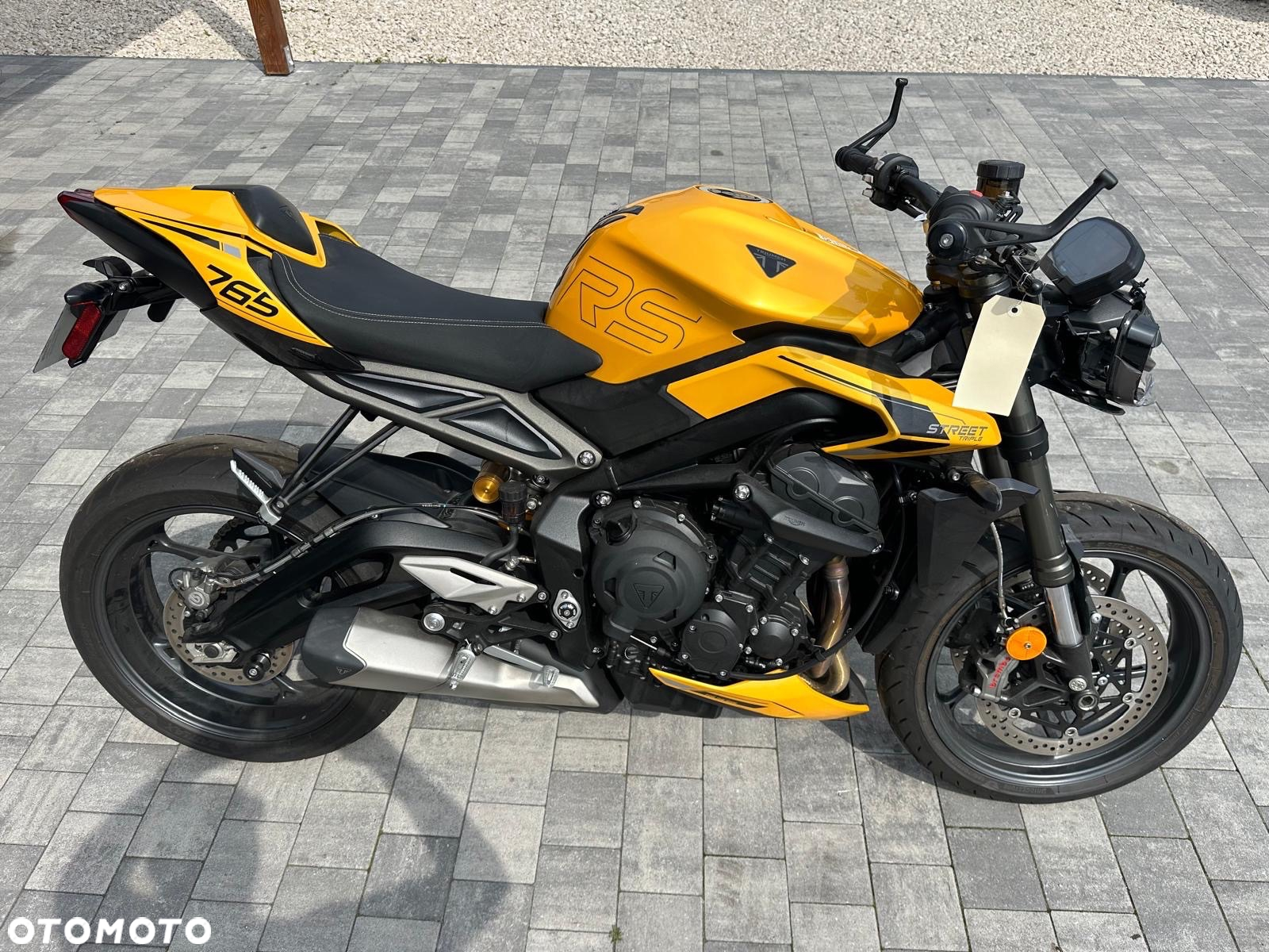 Triumph Street Triple - 18