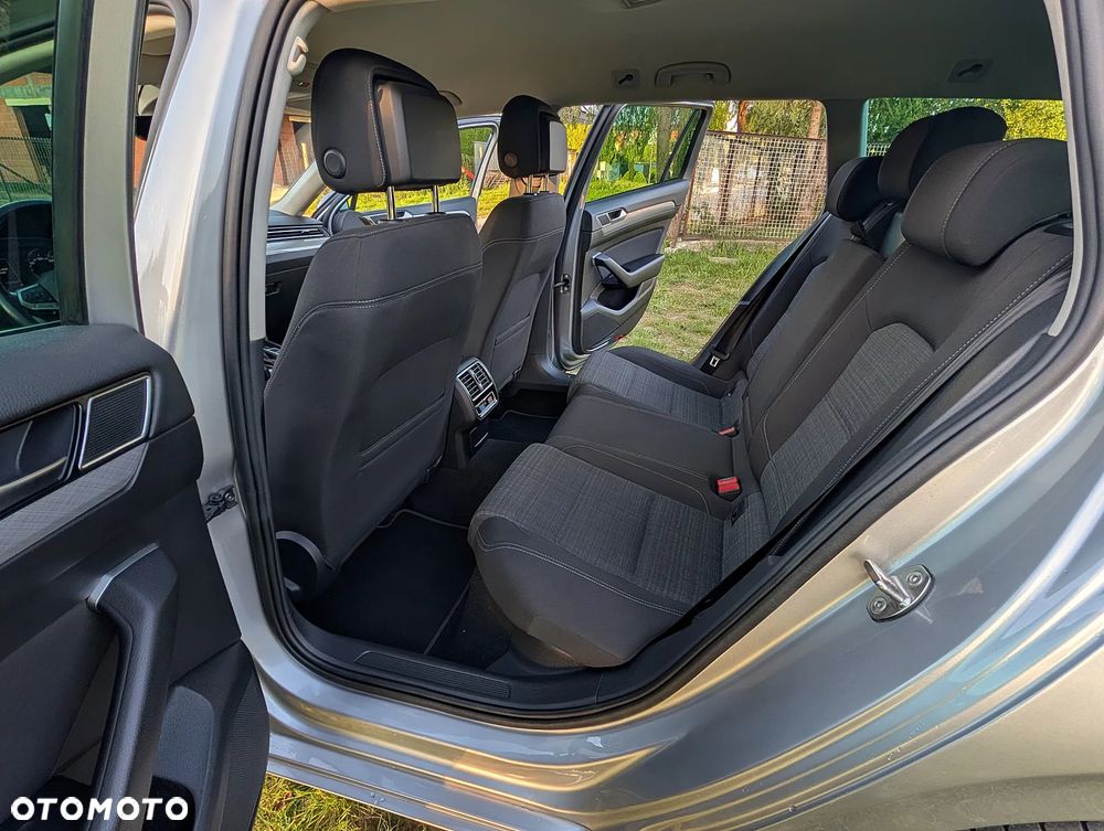 Volkswagen Passat 2.0 TDI SCR DSG - 26