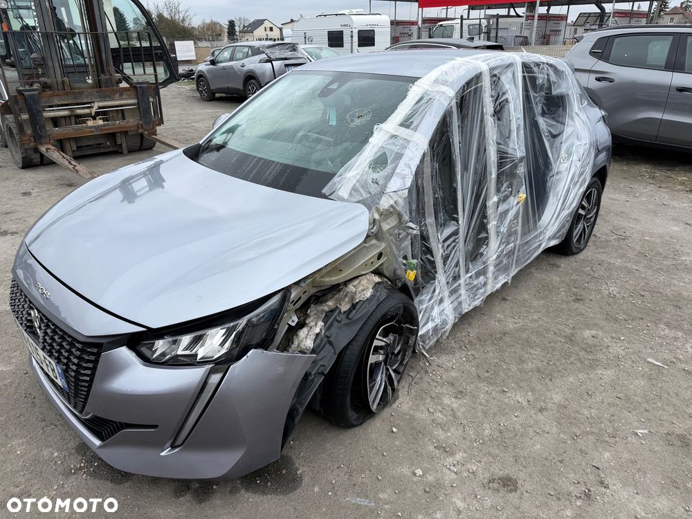 Peugeot 208 - 6