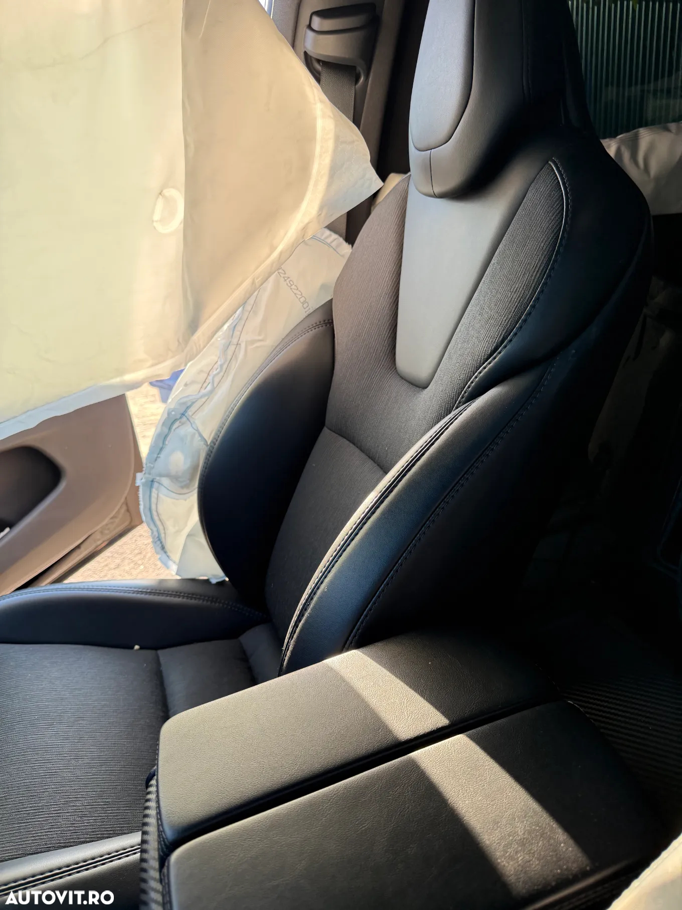 Tesla Model X - 21