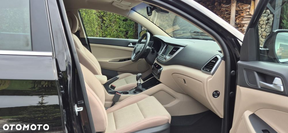 Hyundai Tucson blue 1.7 CRDi 2WD Trend - 18
