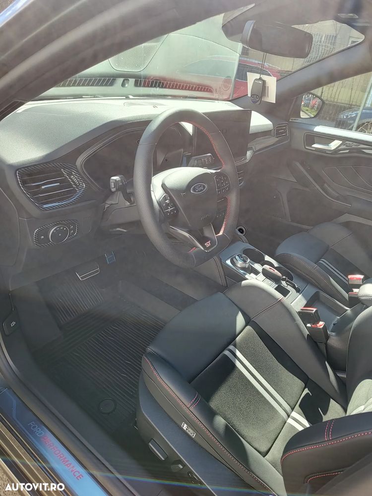 Ford Focus 2.3 Ecoboost 7DCT ST X - 23