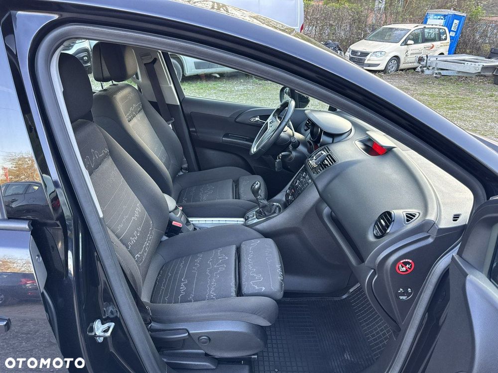 Opel Meriva - 12