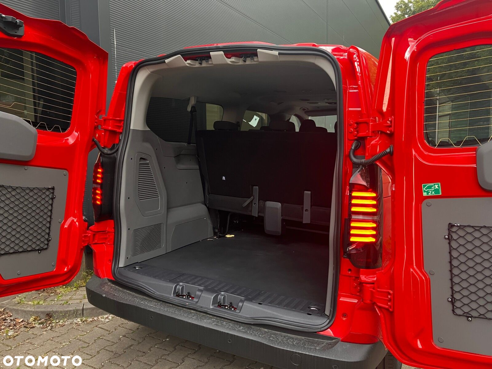 Volkswagen Nowa Caravelle 2.0 TDI 150 KM 6-manualna L2 - 24