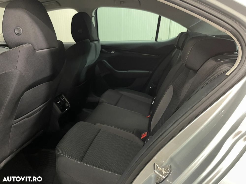 Skoda Octavia 1.5 TSI Ambition - 12