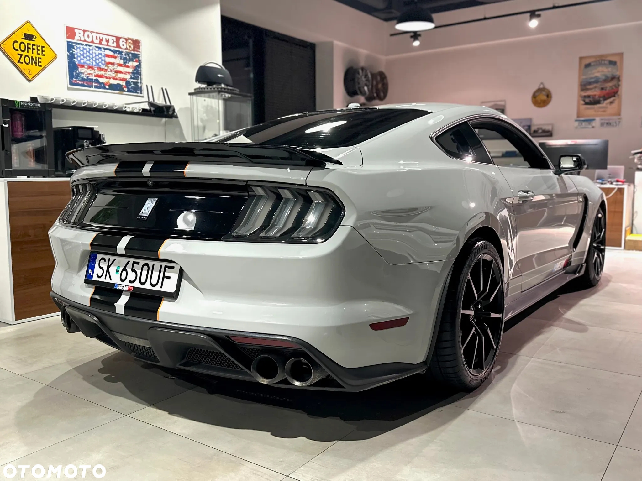 Ford Mustang - 5