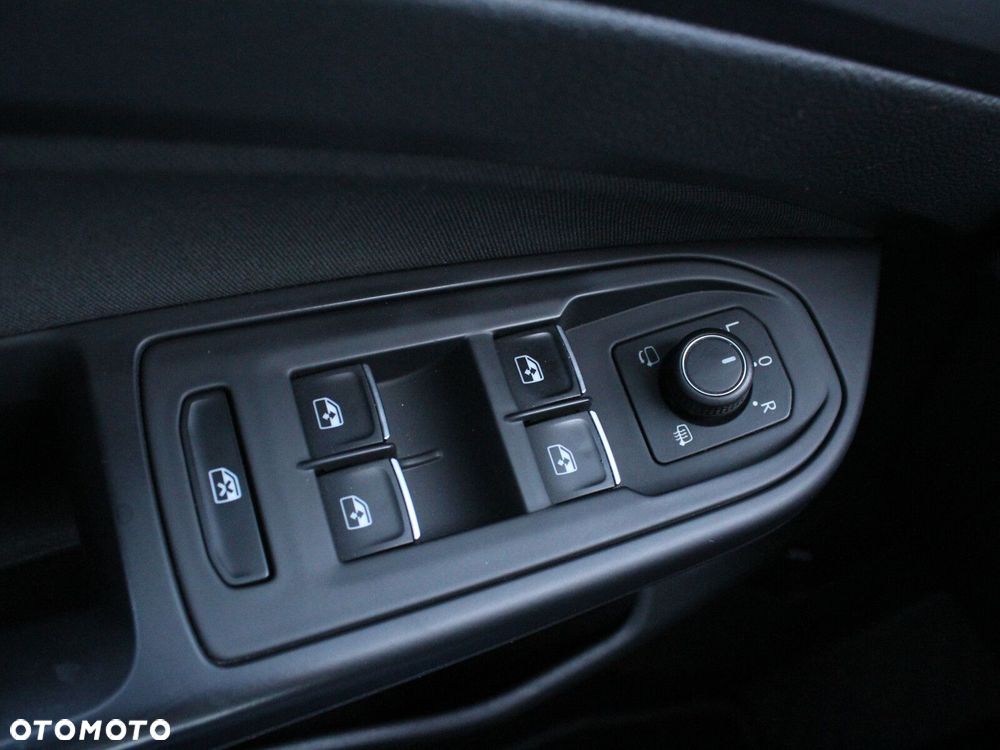 Volkswagen Golf - 36