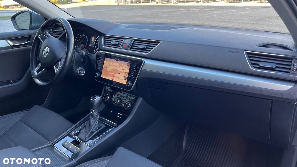 Skoda Superb 2.0 TDI Ambition DSG - 9
