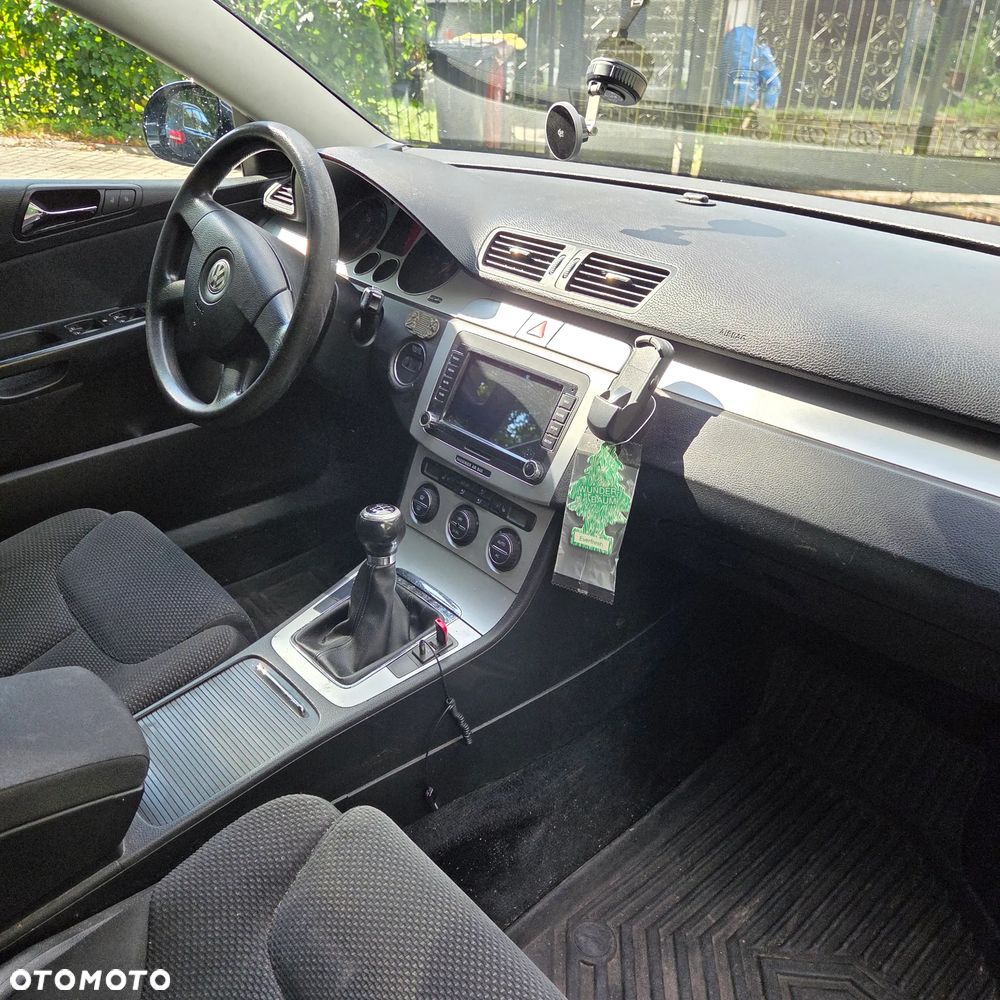 Volkswagen Passat 2.0 TDI DPF Comfortline - 14