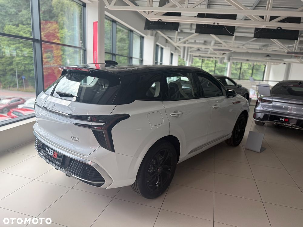 Hongqi HS3 - 5