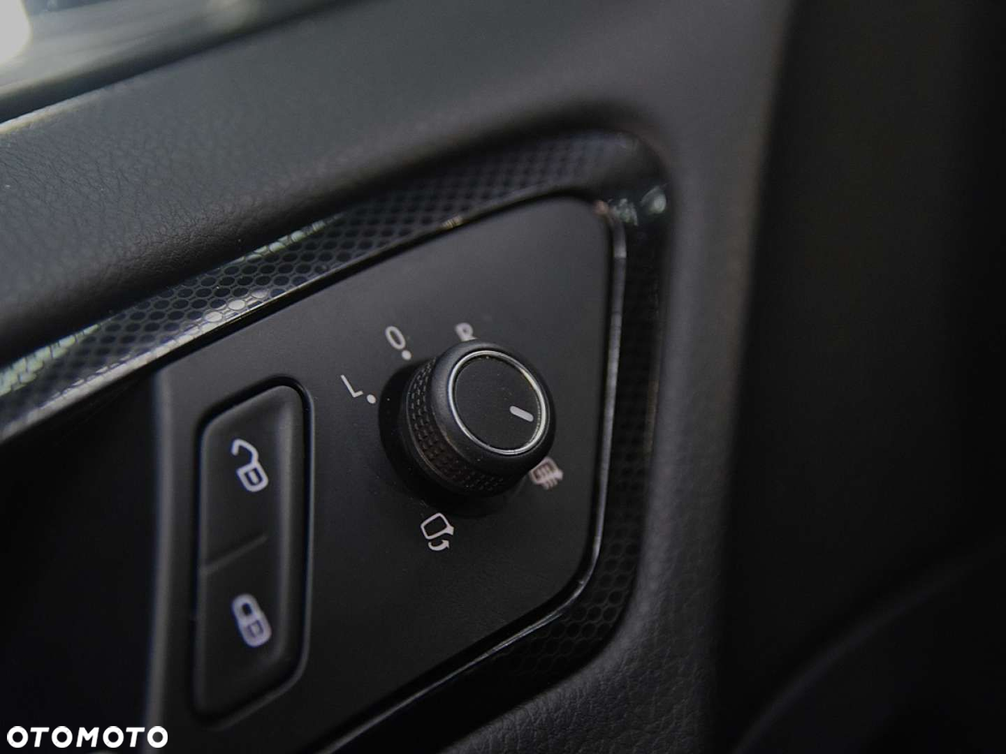 Volkswagen Golf - 16