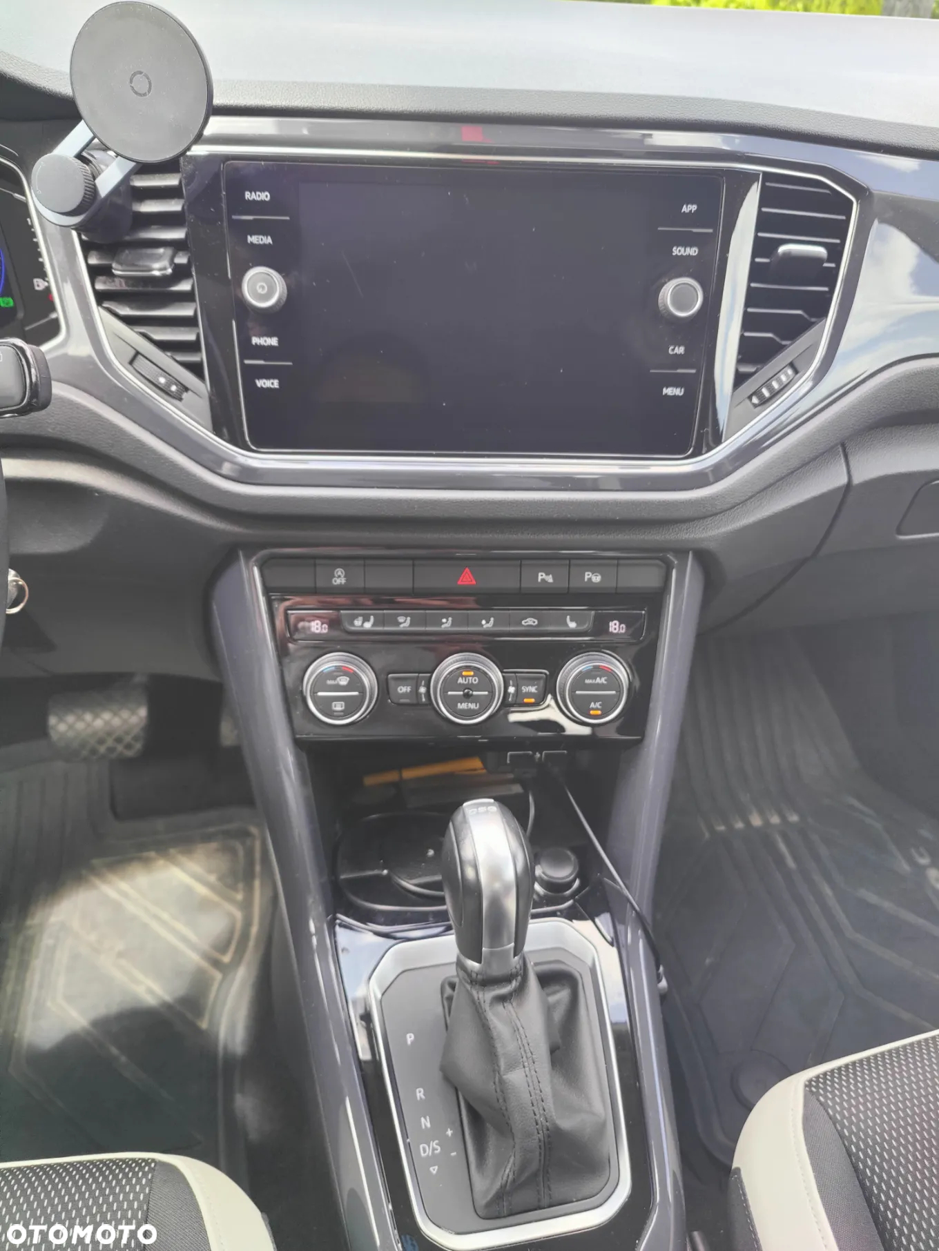 Volkswagen T-Roc - 7