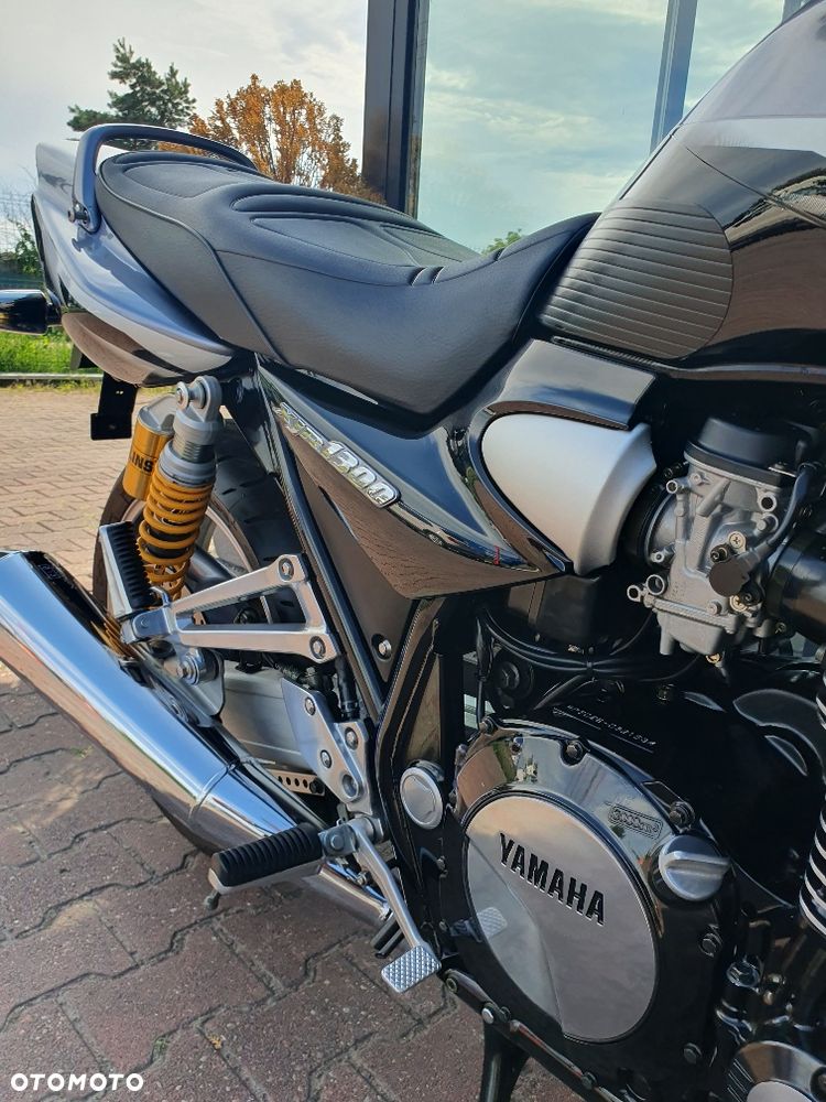 Yamaha XJR - 32