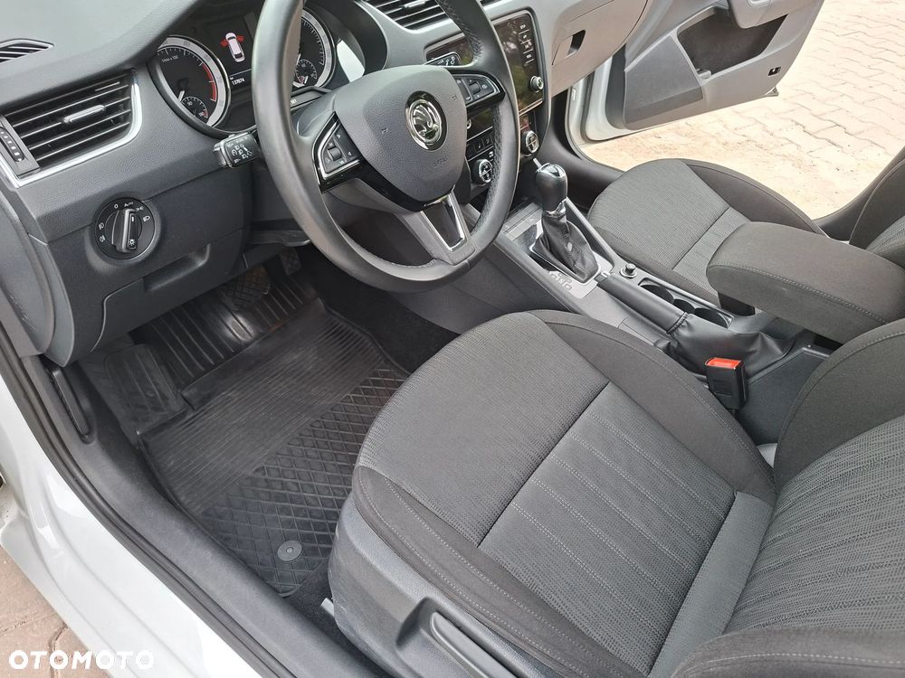 Skoda Octavia 1.5 TSI ACT Style DSG - 10