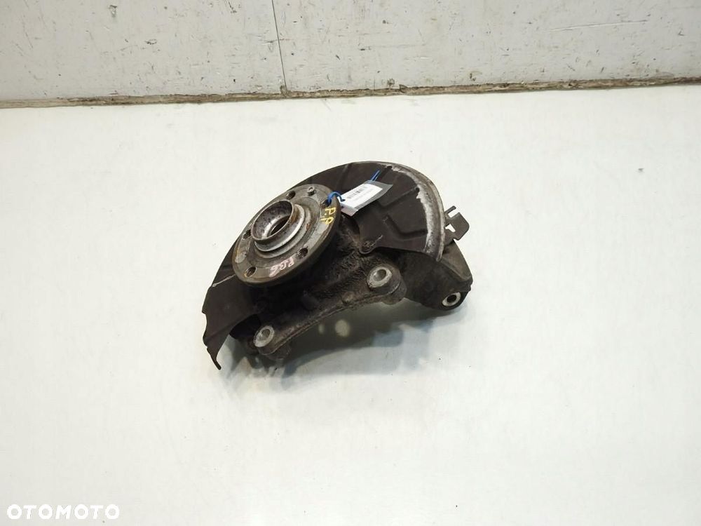 PIASTA ZWROTNICA PRAWY PRZÓD VW PASSAT B6 1.9 TDI - 6