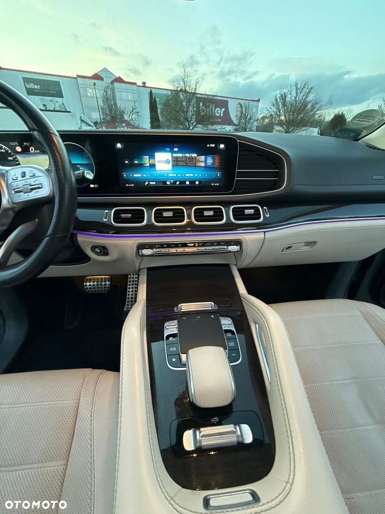 Mercedes-Benz GLS - 25