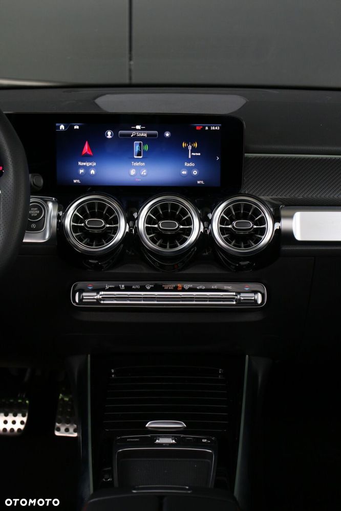 Mercedes-Benz GLB - 37