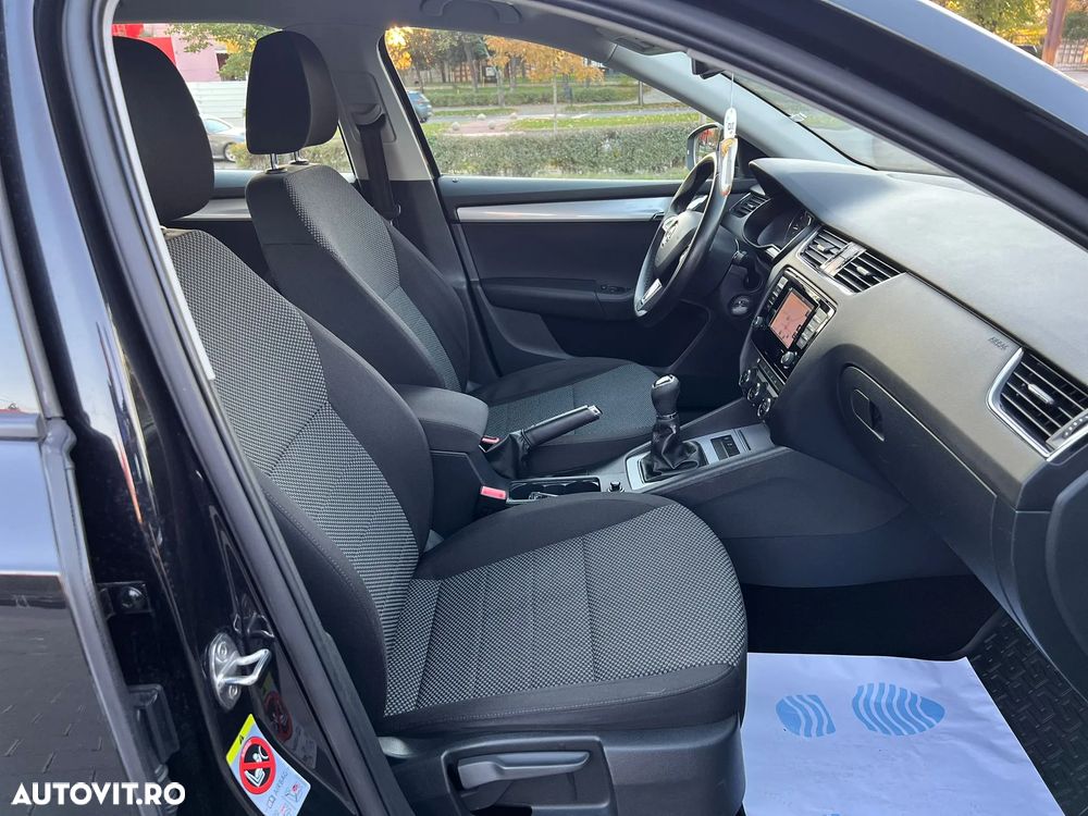 Skoda Octavia Combi 1.6 TDI Premium Edition - 15